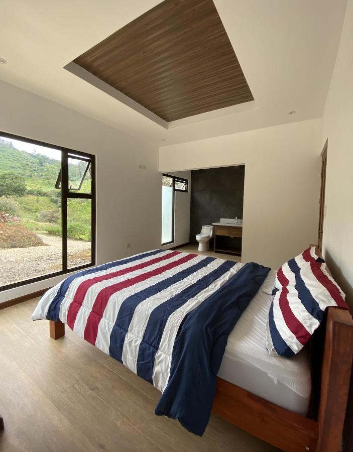 Arte De Plumas Birding Lodge การ์ตาโก ภายนอก รูปภาพ